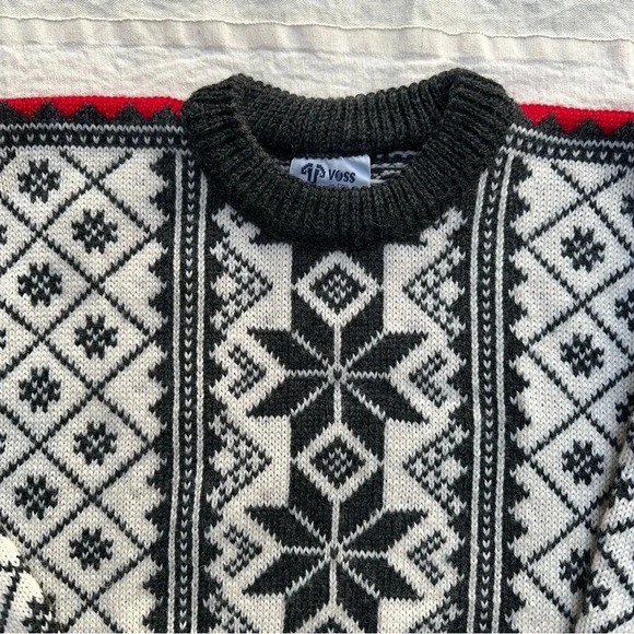 VOSS NORWAY NWOT PURE WOOL FAIR ISLE SNOWFLAKE SWEATER | SMALL - Picture 5 of 15